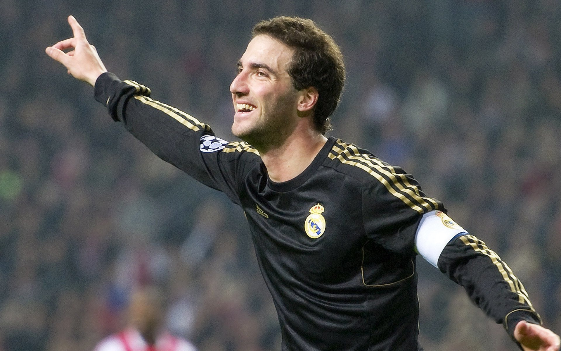 开云官方网页登录-皇马中场核心复出，球队战斗力全面提升，皇马中场有哪些巨星